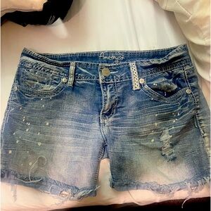 Amethyst Jean shorts sz 11 super cute!!